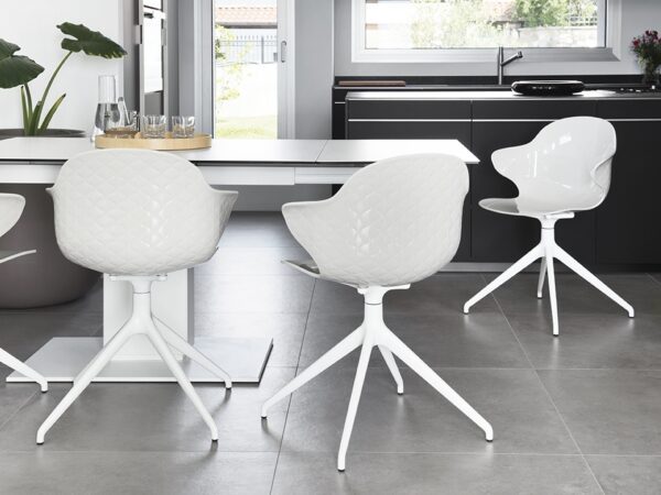 Saint Tropez Swivel Chair by Calligaris