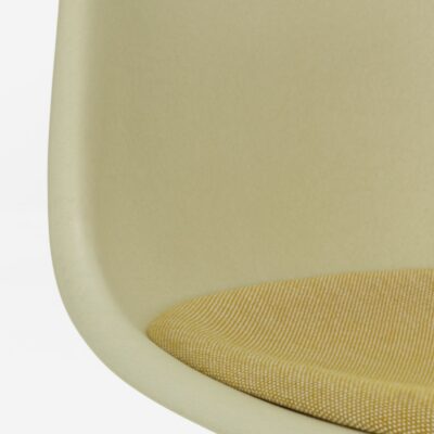 Eames Fiberglass Side Chair DSR-78746