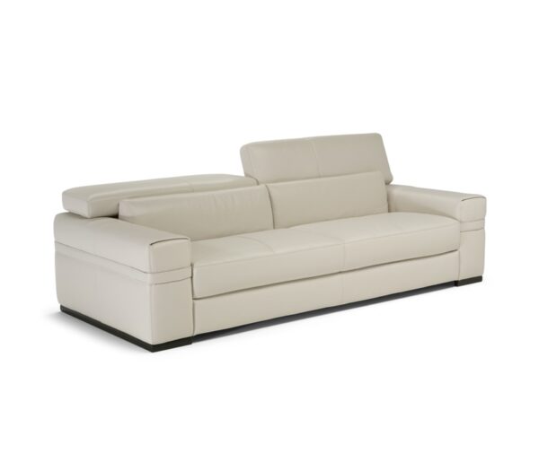 C136 Estroso Sofa by Nattuzi Editions Model