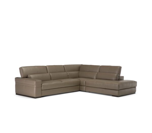 C136 Estroso Sofa by Nattuzi Editions Model