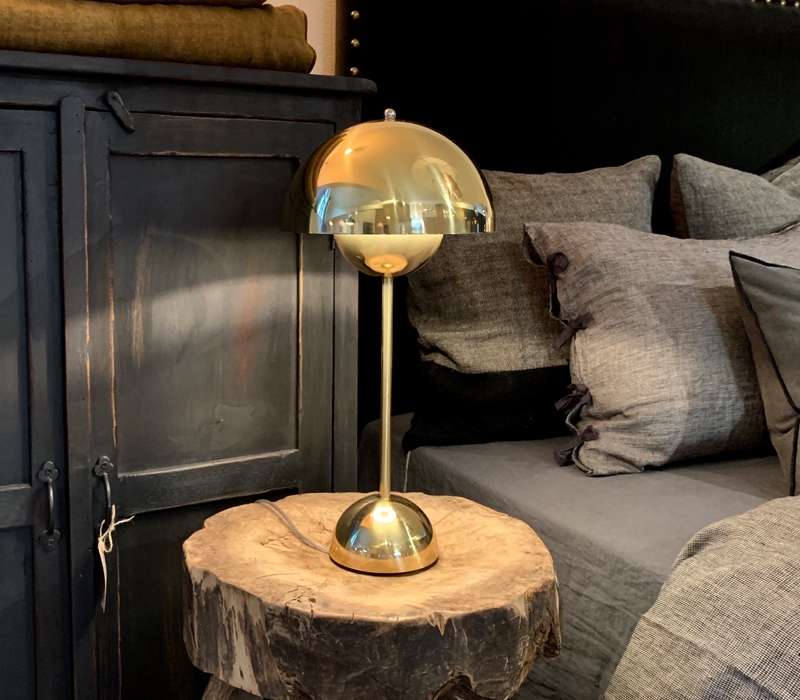 Metallic Flowerpot VP3 Table Lamp by &Tradition