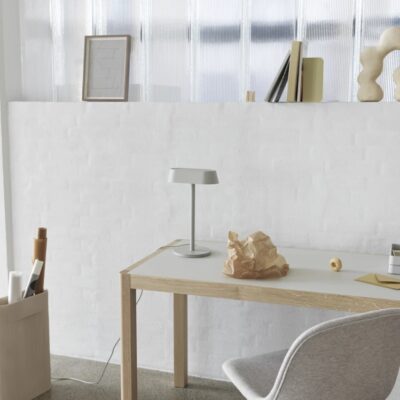 Muuto Linear Tabe Lamp Light in either Black or Grey