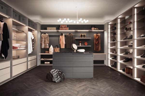 Pianca Island Walk-in Wardrobe