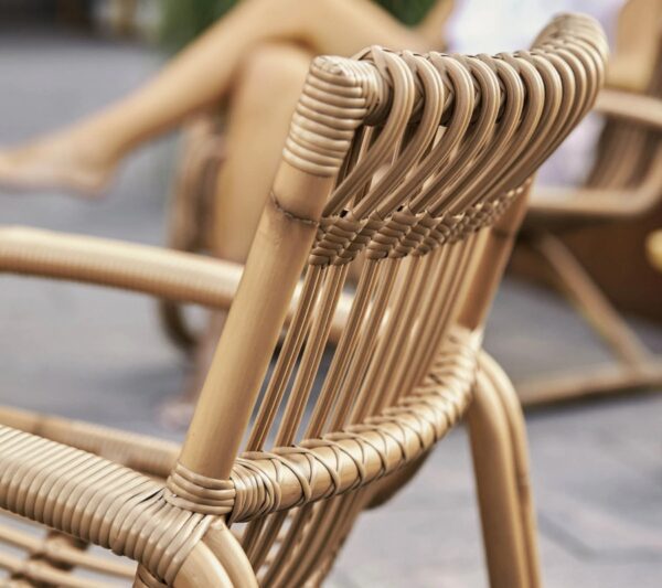 Cane-line Outdoor Curve Lounge Chair in 2 Different Colours