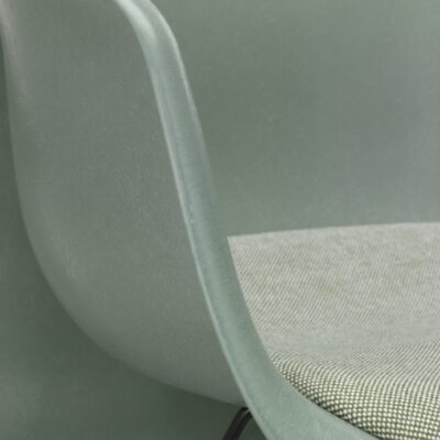 Eames Fiberglass Armchair LAR-78795