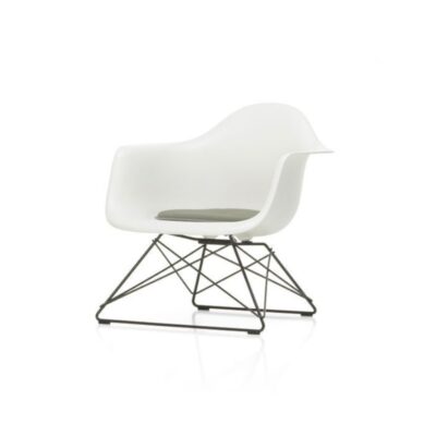 Eames Plastic Armchair LAR-78542