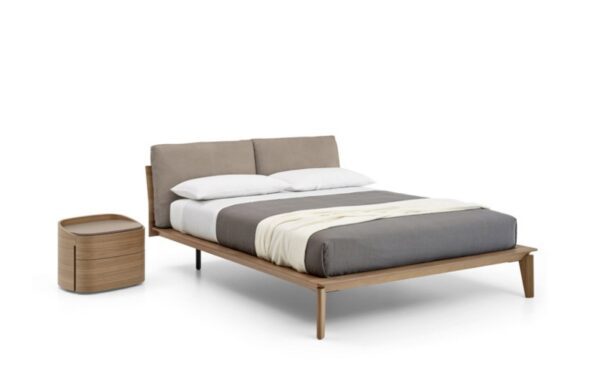 Sangiacomo Abbraccio Bed in Wood