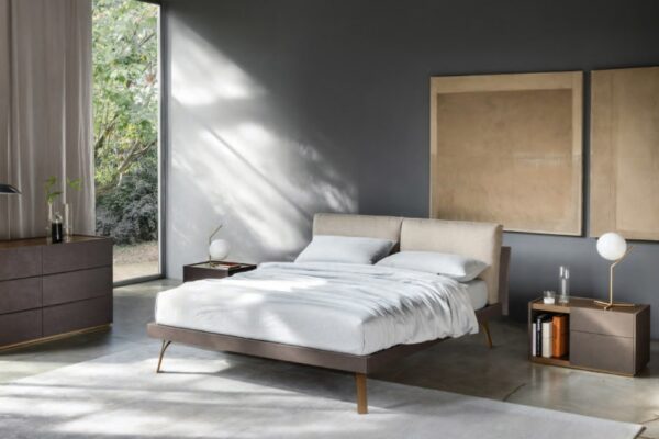 Sangiacomo Abbraccio Bed in Wood