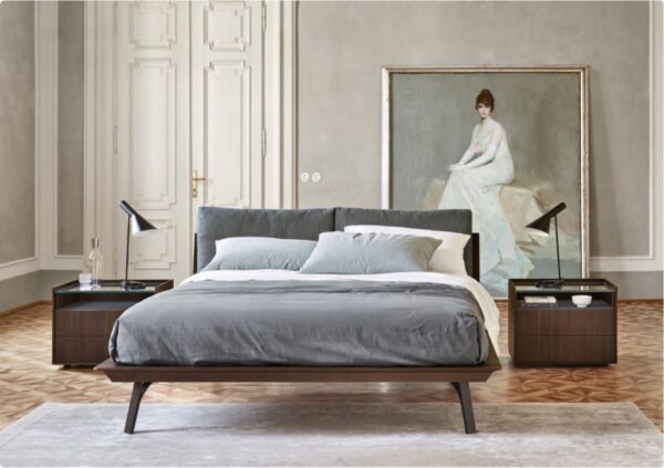 Sangiacomo Abbraccio Bed in Wood