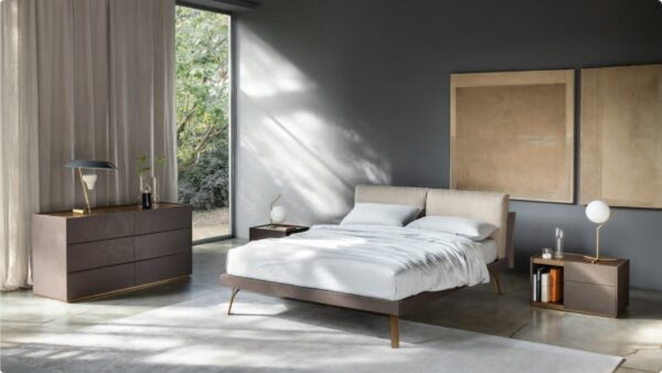 Sangiacomo Abbraccio Bed in Wood