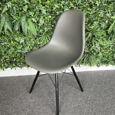 Vitra Plastic Side Chair DSW Ex Display-90763